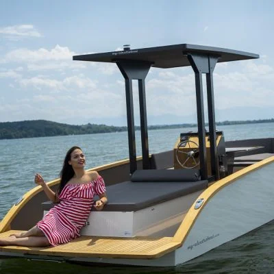 200824_MEB_Elegance_Modelshots9-thegem-product-justified-square-m MY-Elégance C