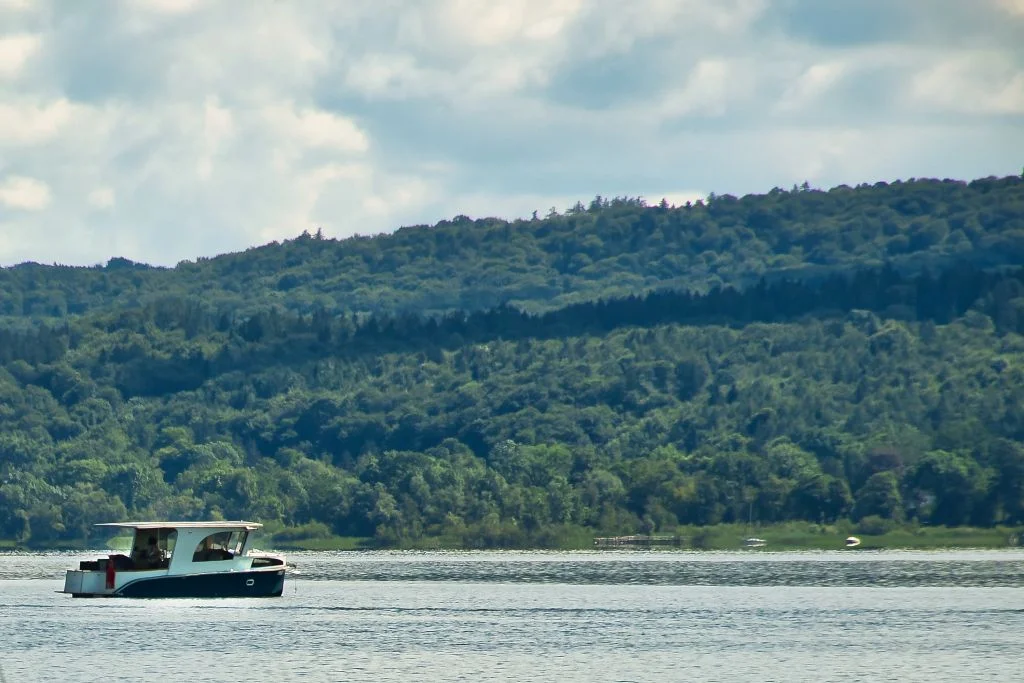 Estrella1-1024x683 Elektroboot kaufen – lautloser Fahrspaß auf dem Wasser