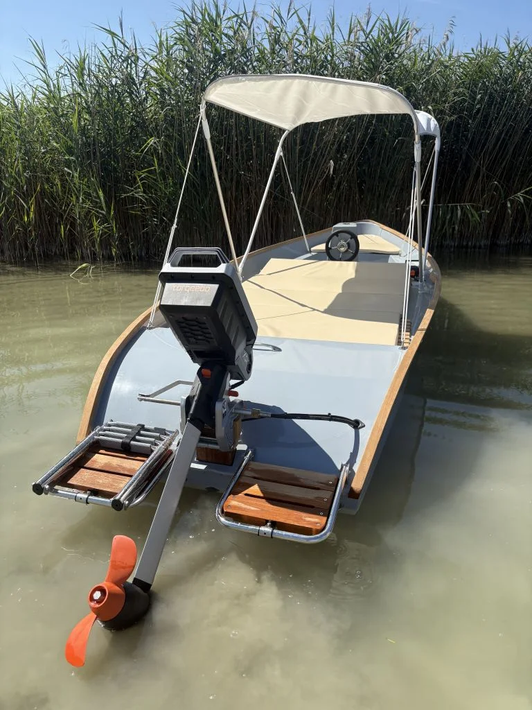 IMG_4672-768x1024 Elektroboot kaufen – lautloser Fahrspaß auf dem Wasser