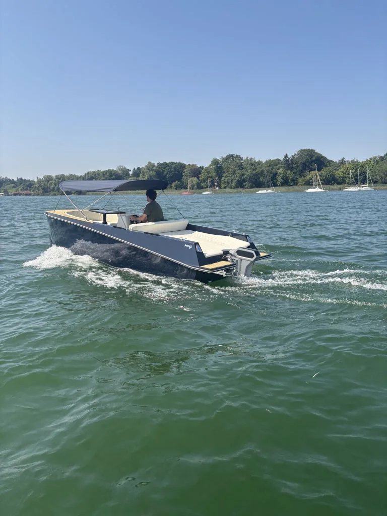 IMG_5025-768x1024 Elektroboot kaufen – lautloser Fahrspaß auf dem Wasser