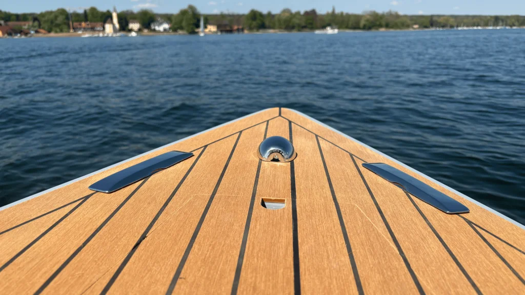 MY-Tramonto-am-Ammersee-–-der-elegante-Elektro-Daycruiser-fuer-besondere-Erlebnisse-auf-dem-See-1024x576 Ein neuer Blick auf den Ammersee – die SüdSee in Dießen und das MY-Tramonto Elektroboot